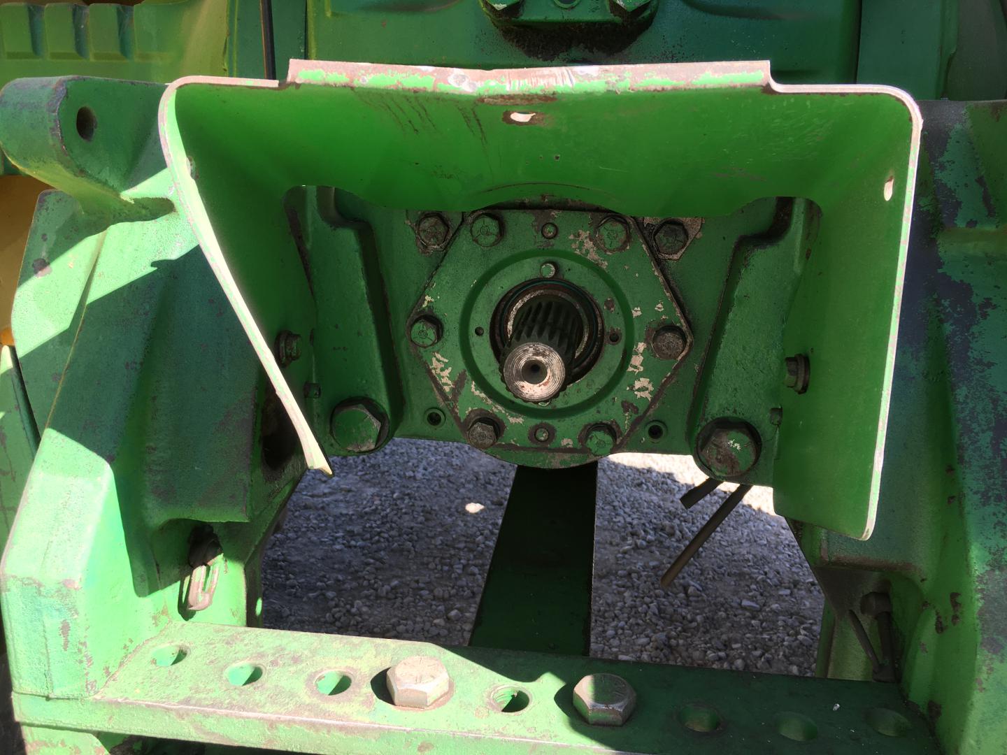 ./imagenes/INVOICE/2019/16909/TRACTOR AGRICOLA JOHN DEERE 4760 (18).JPG